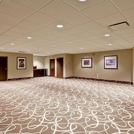 Best Western London Airport Inn & Suites Εξωτερικό φωτογραφία