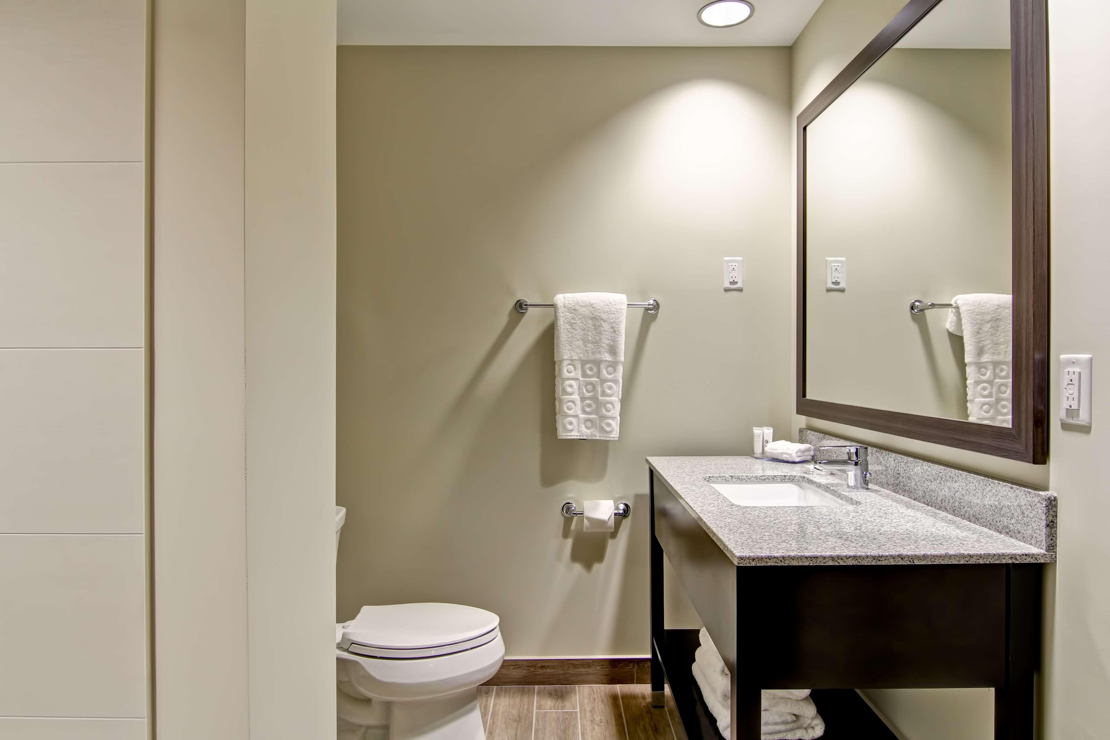 Best Western London Airport Inn & Suites Εξωτερικό φωτογραφία