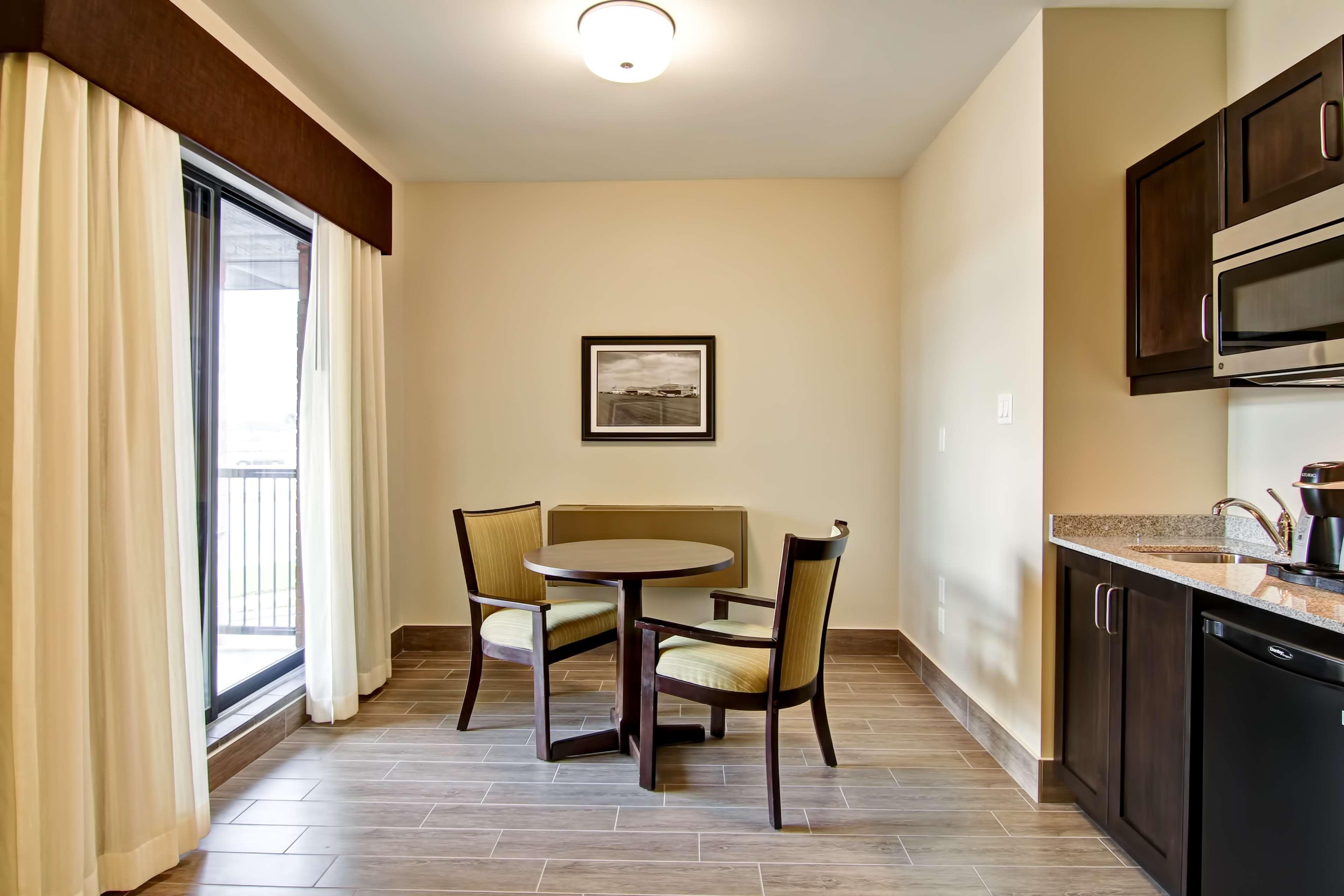 Best Western London Airport Inn & Suites Εξωτερικό φωτογραφία