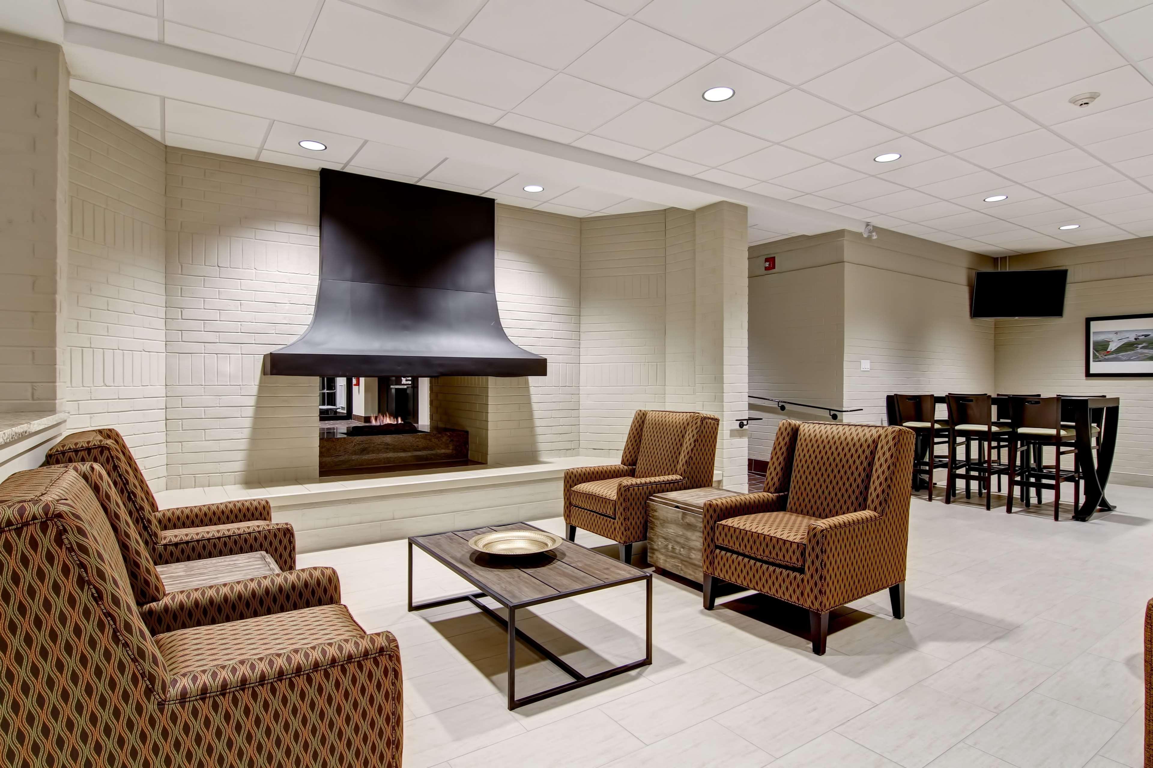 Best Western London Airport Inn & Suites Εξωτερικό φωτογραφία