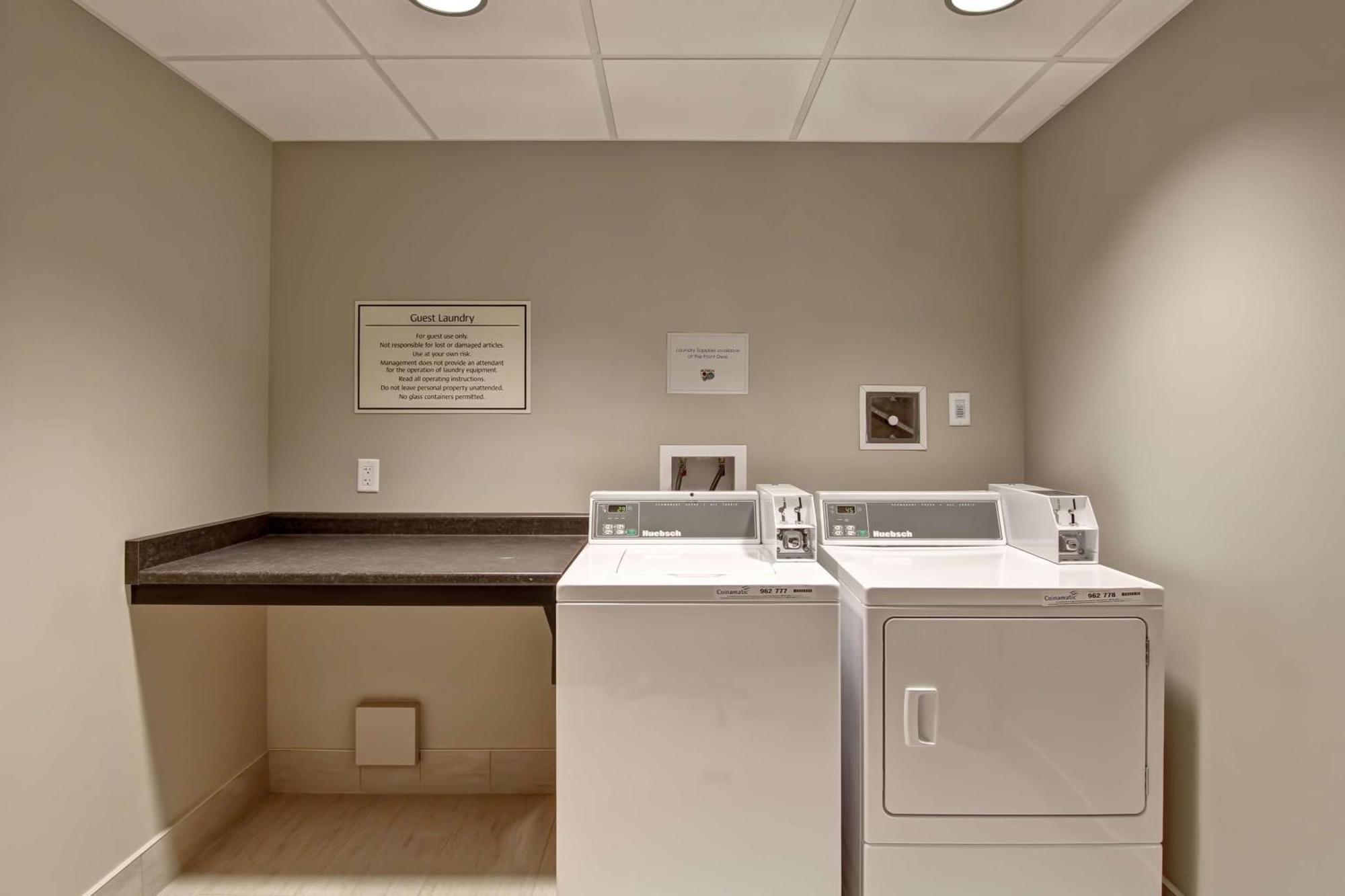 Best Western London Airport Inn & Suites Εξωτερικό φωτογραφία