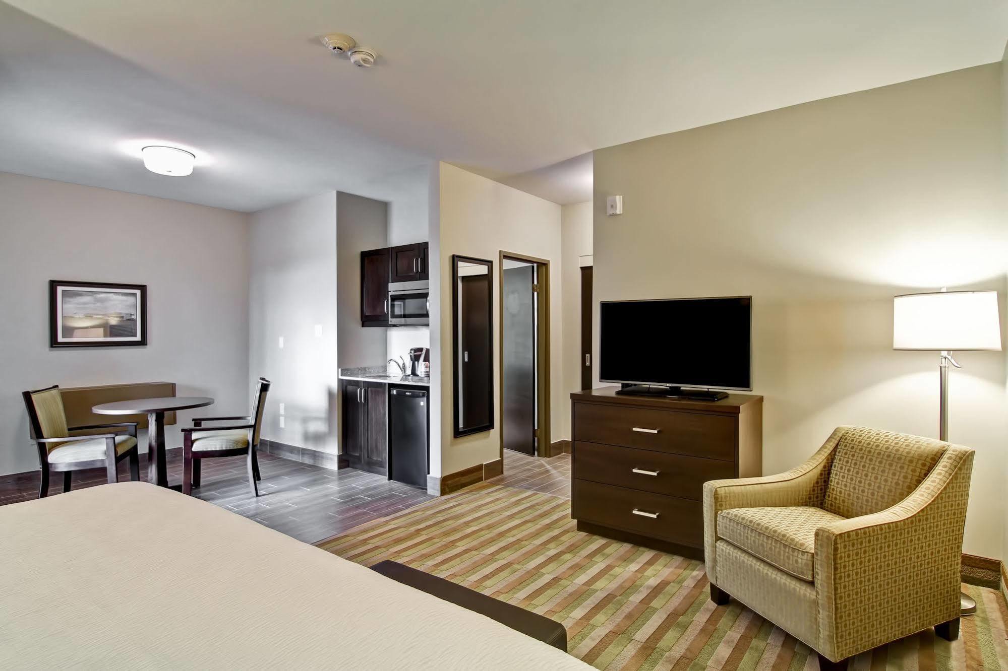 Best Western London Airport Inn & Suites Εξωτερικό φωτογραφία